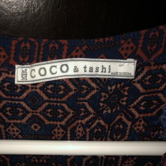 Coco and Tasha blouse size m - Picture 2 of 4